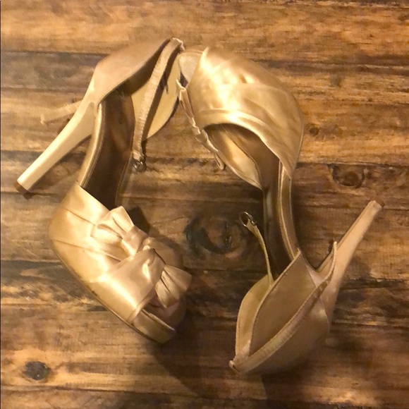 Spring heels - Picture 2 of 4